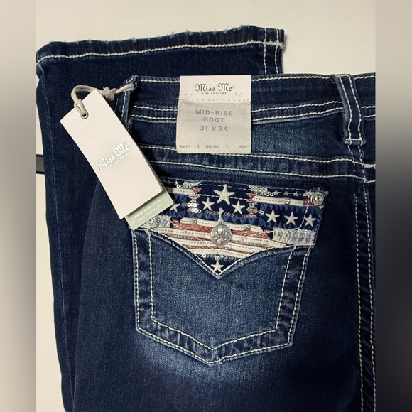 NEW!! NWT Miss Me Mid-Rise Bootcut Jeans 31x34 - Angel Wing Pockets - Picture 9 of 16